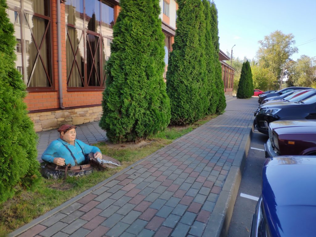 памятник водопроводчику