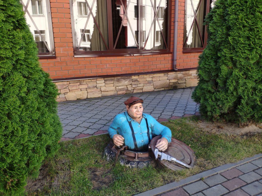 Клинцовские достопримечательности памятник арт объект