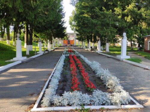 аллея героев Мемориал великой отечественной войны в городе Сураж брянской области