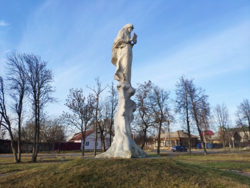 Памятник Явлению Иконы Богородицы Одигитрии. Новозыбков.