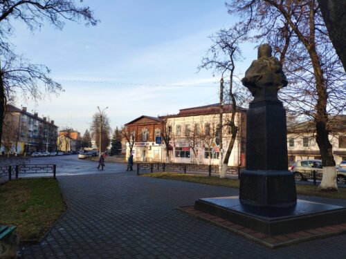 памятник Давиду Абрамовичу Драгунскому Новозыбков