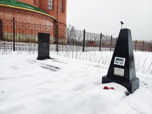 Памятник коммунарам Клинцы могилы коммунистов