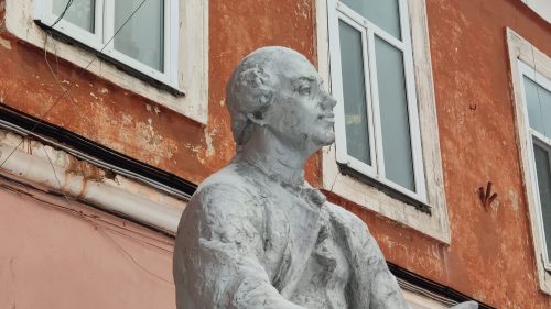 памятник Ломоносову