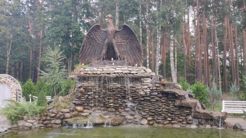 Санаторий Затишье Скульптура орла фонтан водопад
