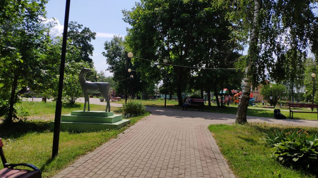 Карачев парк скульптура оленя