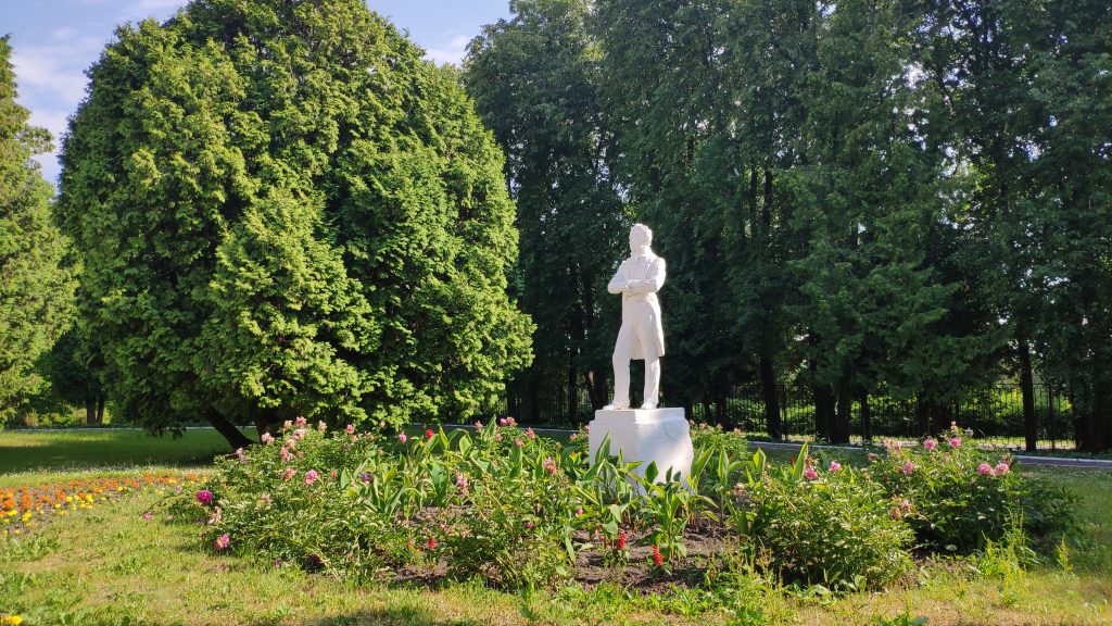 Памятник Пушкину в Кокино