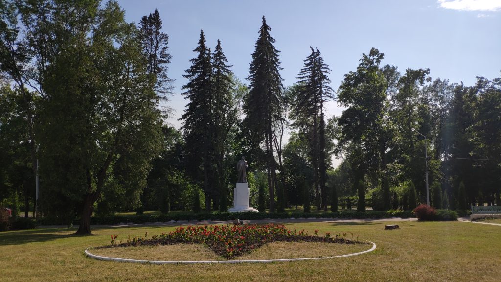 Памятник ленину в Кокино