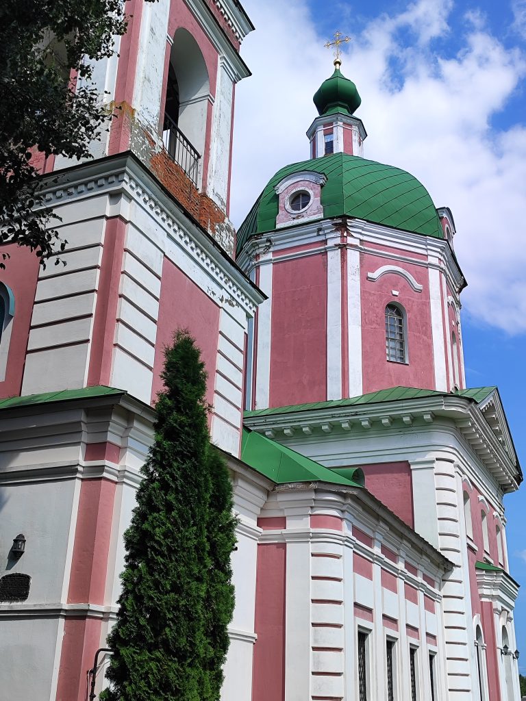 Успенская Церковь в селе Овстуг фото