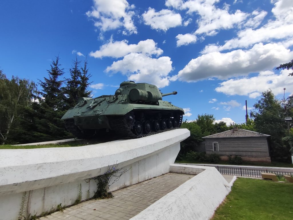 танк фото памятника