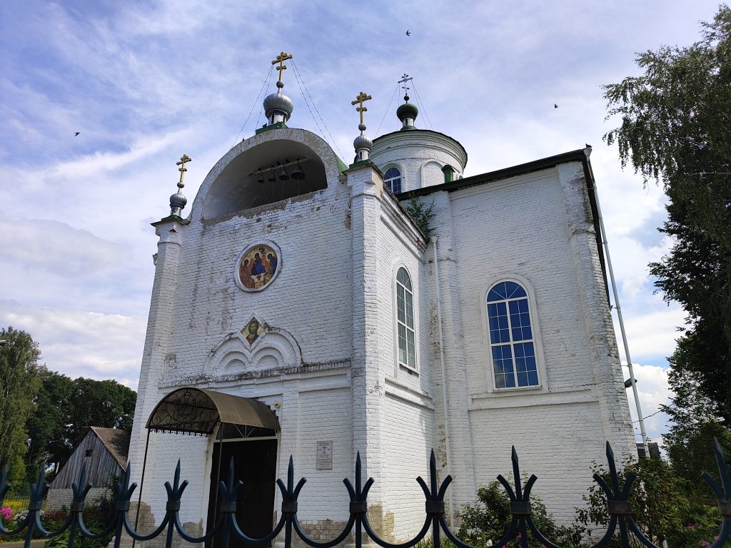 Церковь Троицы Живоначальной. Голубея. фото вид на храм