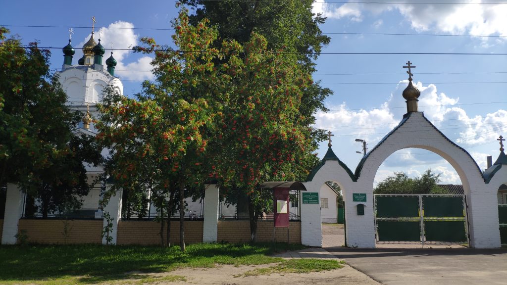 Церковь Паисия Величковского. Дубровка. вход