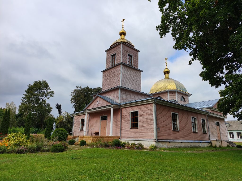 фотография храма в Уношево Красивая