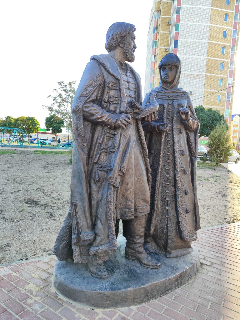 Памятник Петра и Февронии. Клинцы. фото 3