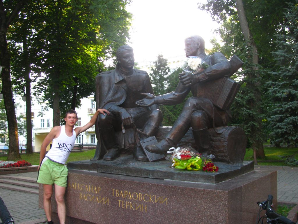 памятник Василию Тёркину