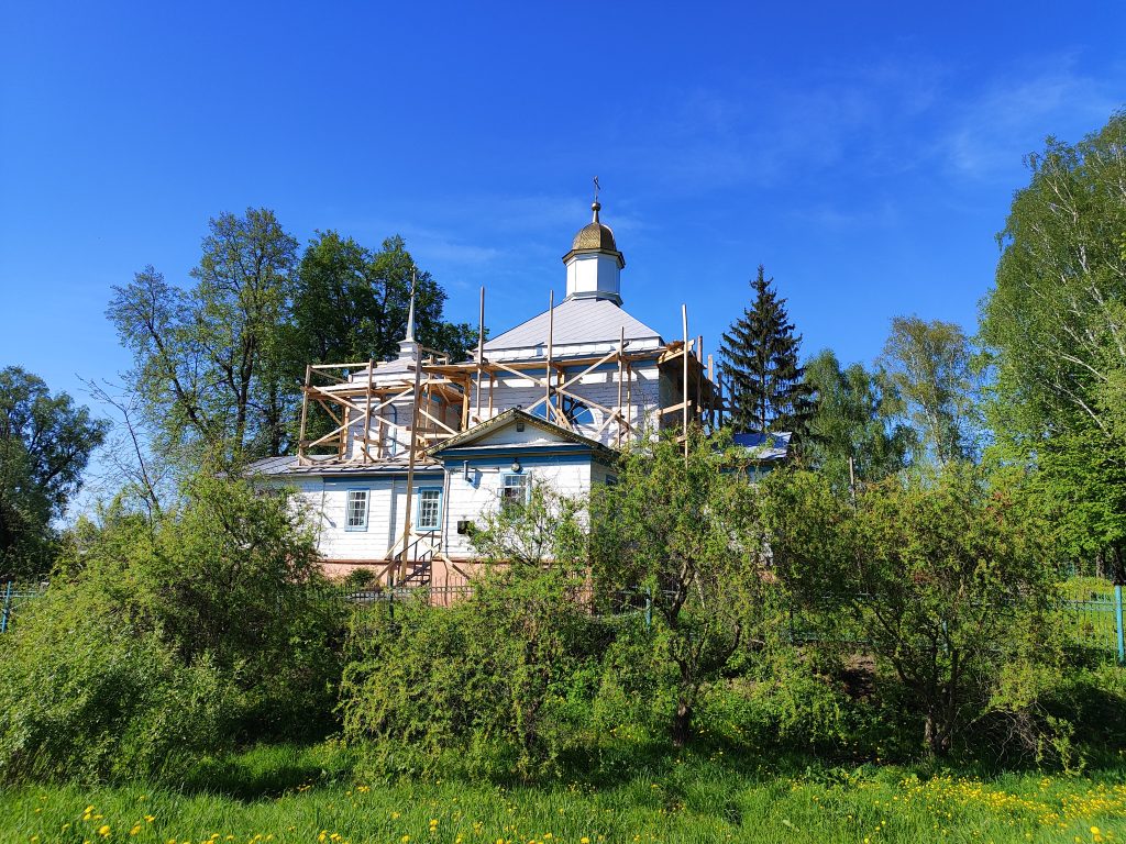 Церковь Иоанна Богослова находится в селе Чопово, Почепского района, Брянской области.
