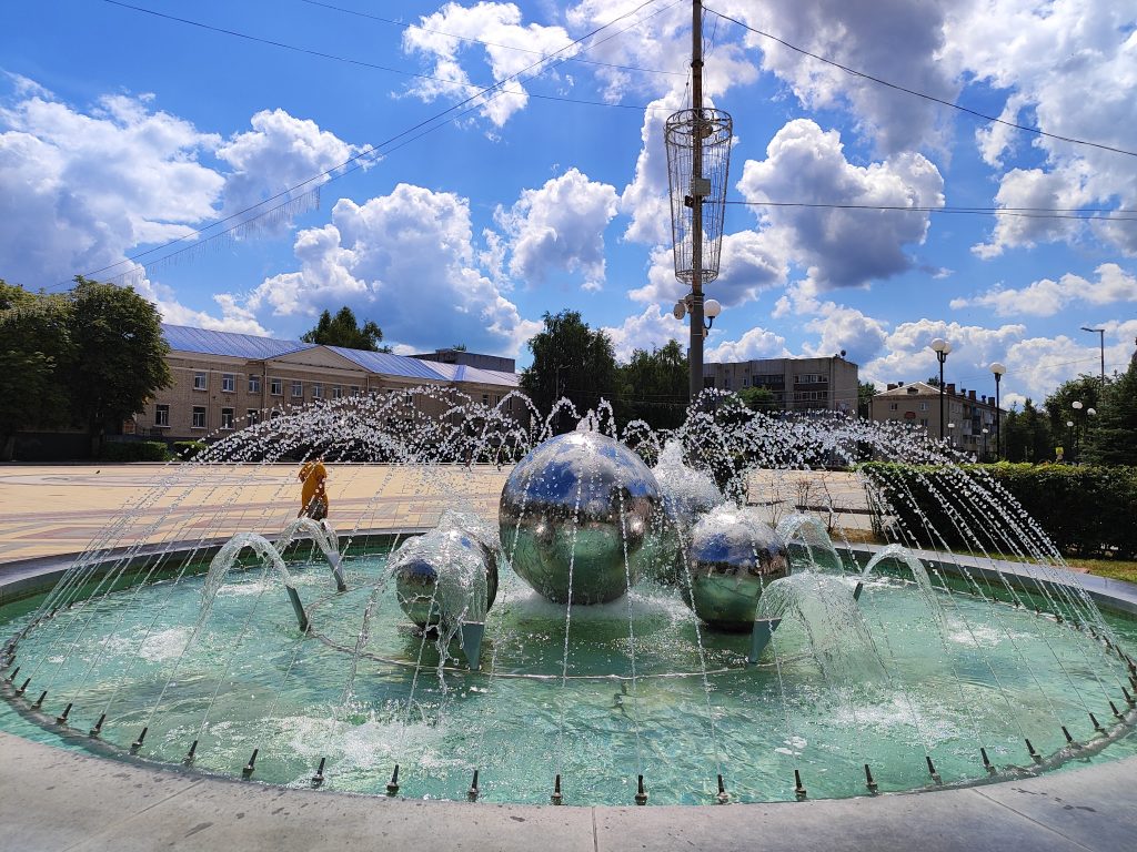 Унеча фонтан в центре города 9