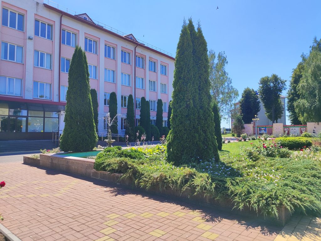 Хотимск фонтан в центре 2