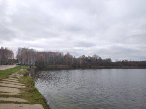 Водоем между Мохоновкой и Крапивной на реке Бабинец