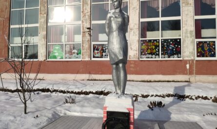 памятник Зое Космодемьянской Новозыбков