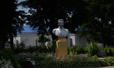 М. Горький Трубчевск памятник в парке