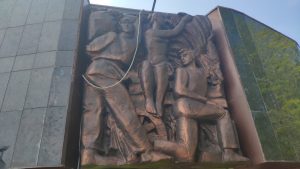барельефы памятник героев отечества Клинцы
