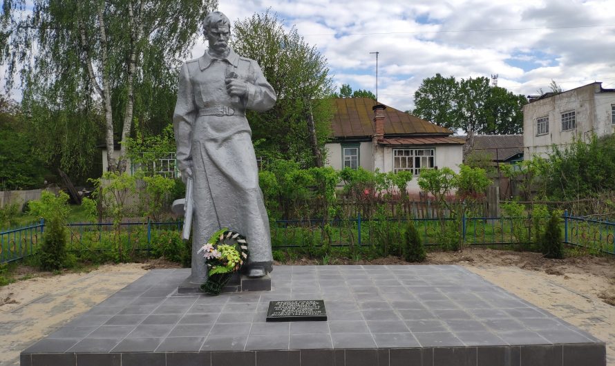 Мемориал рабочим спиртзавода, погибшим в годы Великой Отечественной Войны. Гулёвка.