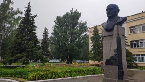 Бюст Памятник Вано Васильевичу Мейпариани