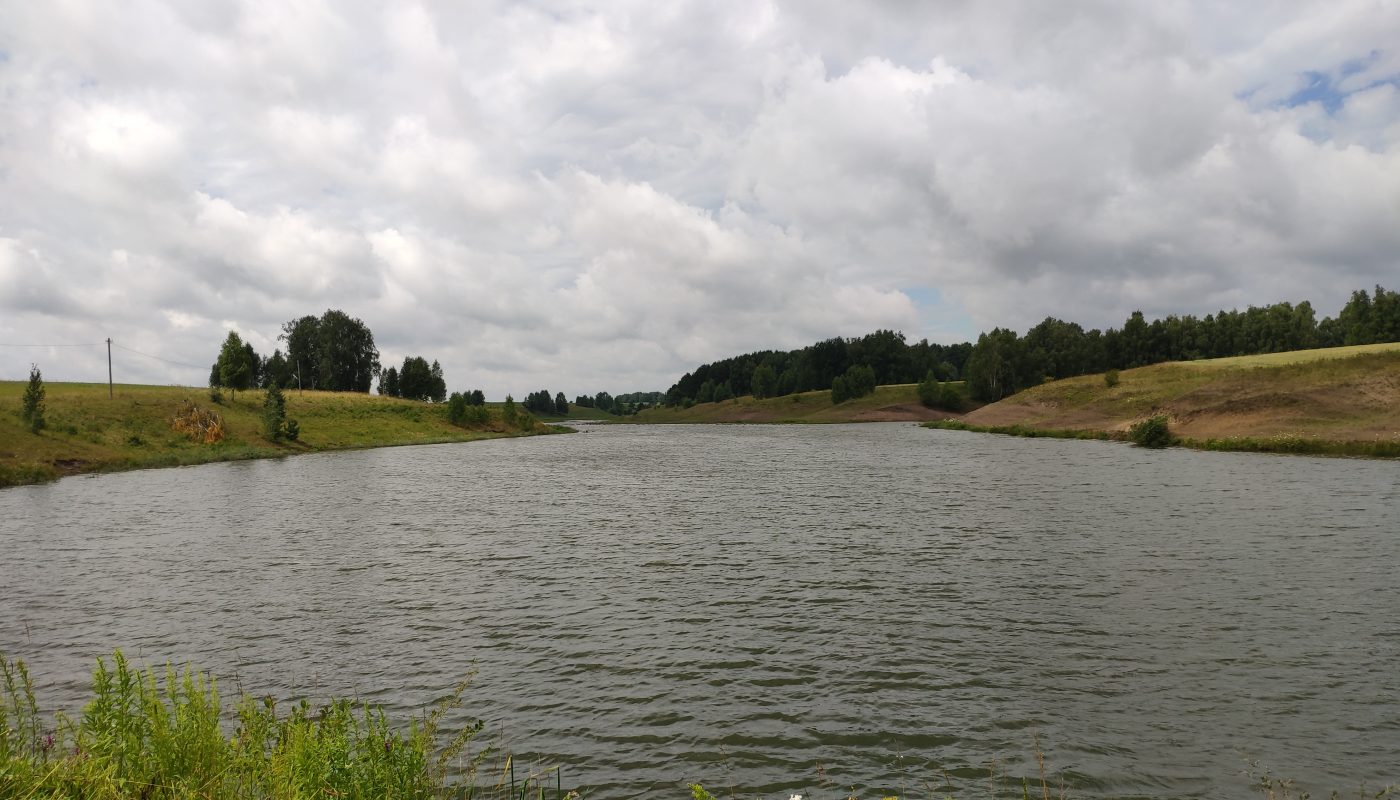 Озеро между Хотылёво и Кабаличами