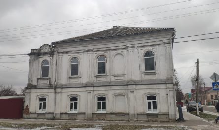 Стародуб интересное здание по улице Московской