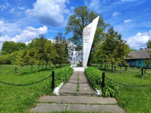 Мемориал ВОВ скульптура солдата Халеевичи
