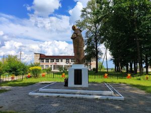 Алешня Дубровский район памятник ВОВ снимок