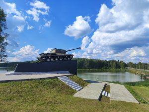 Озеро Дубровское Танк ИС2