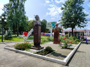 памятник Лановому в Клинцах
