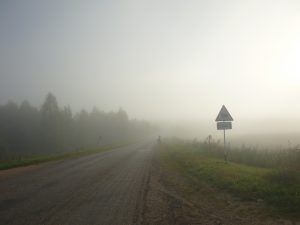 велотуризм туман дорога на Смоленск