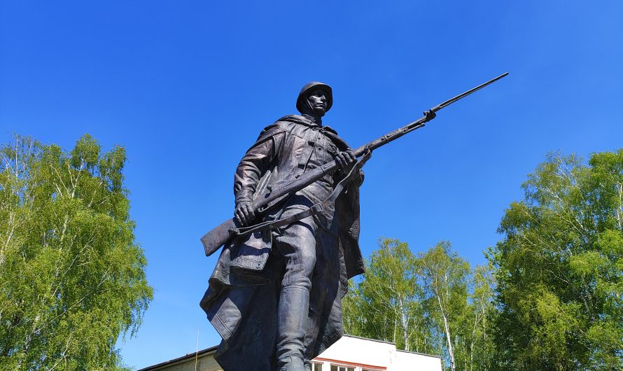 Мемориал Воинам-односельчанам погибшим в годы Великой Отечественной войны. Ветлевка.